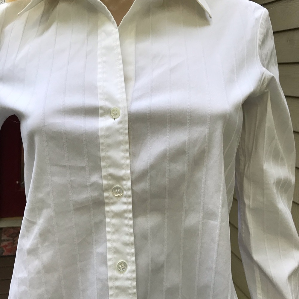 THEORY  BUTTON DOWN SHIRT IN  GREAT CONDITION - Picture 4 of 5